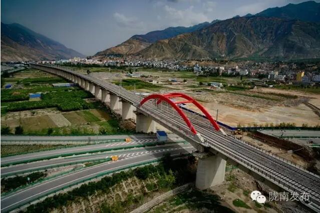 蘭渝鐵路最新進(jìn)展！除胡麻嶺隧道外已全線鋪通