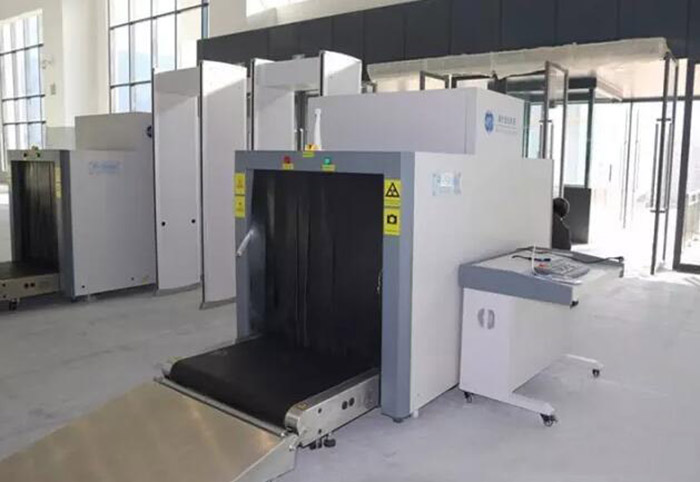 全國、省市政協(xié)委員體驗蘭渝鐵路、視察階州廣場