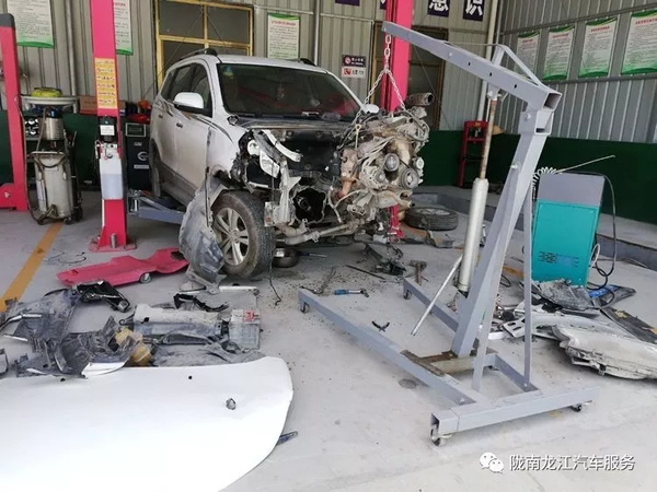 金錘鈑金，銀槍噴漆！龍江汽修值得信賴！