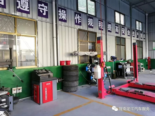 金錘鈑金，銀槍噴漆！龍江汽修值得信賴！