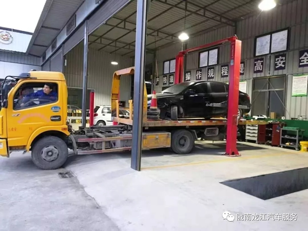 金錘鈑金，銀槍噴漆！龍江汽修值得信賴！