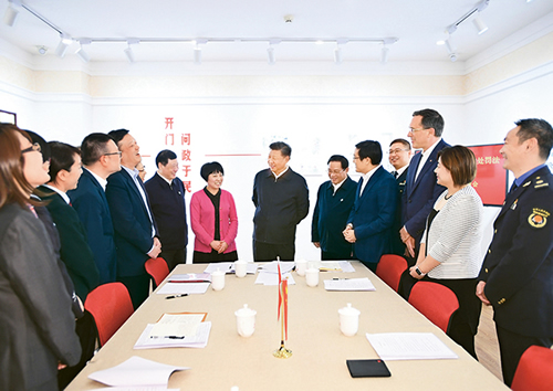 習(xí)近平：堅(jiān)持、完善和發(fā)展中國特色社會主義國家制度 與法律制度