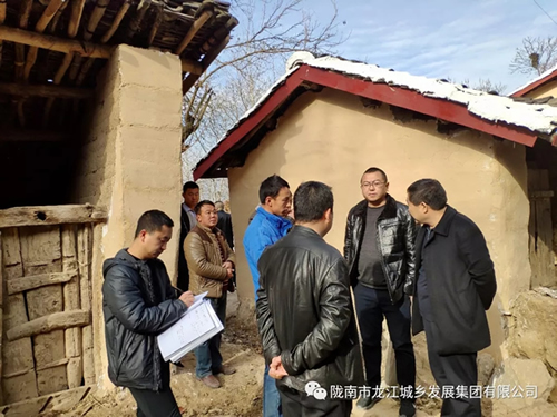 市龍江集團在文縣橋頭鎮(zhèn)安子坡村開展“解難題、辦實事、送溫暖”活動